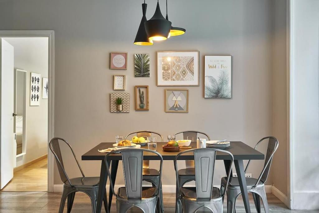 Magnificent 4 Bedroom In Eixample Appartement *